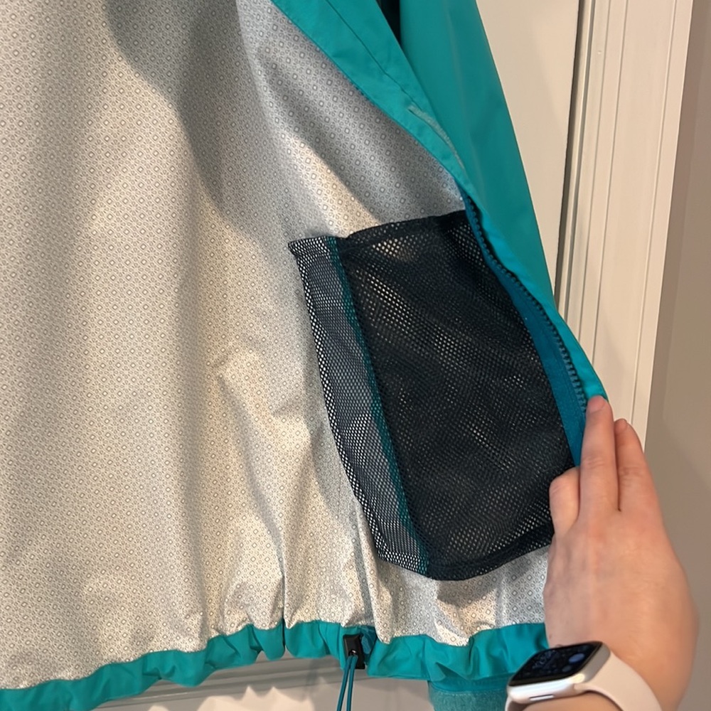 Northface Waterproof Rain Jacket - image 5